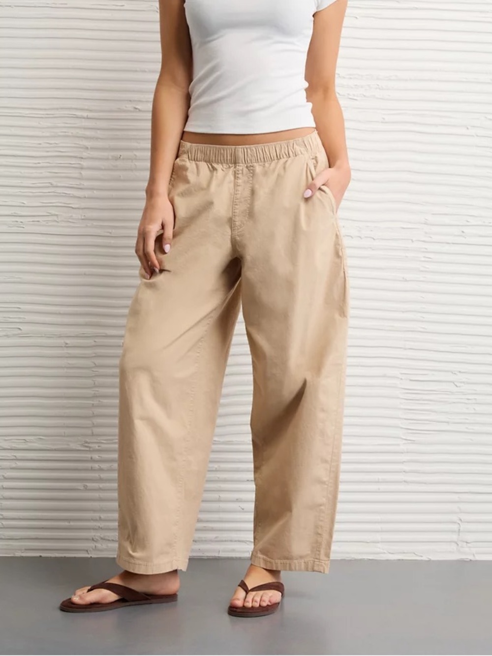 NWT American Eagle AE Low-Rise Pull-On Barrel Pant in Camel Size Small